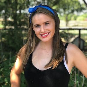 Meet your Posher, Abby